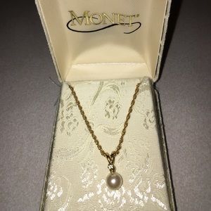 Vintage costume necklace